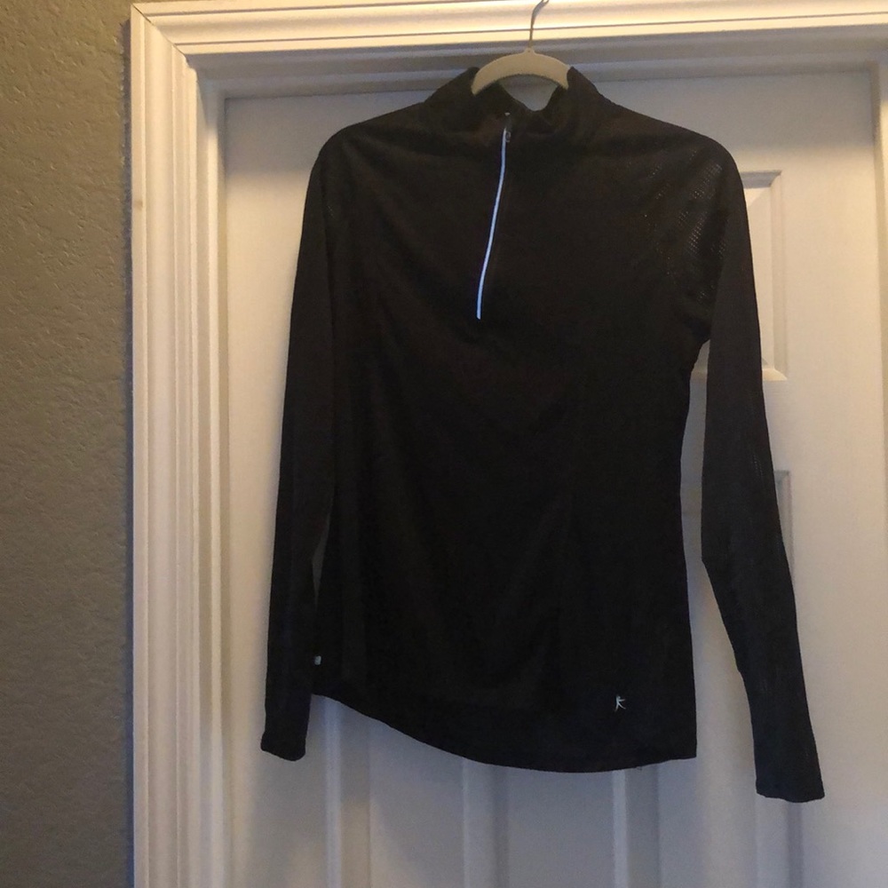 Long sleeve work out light weight pull over